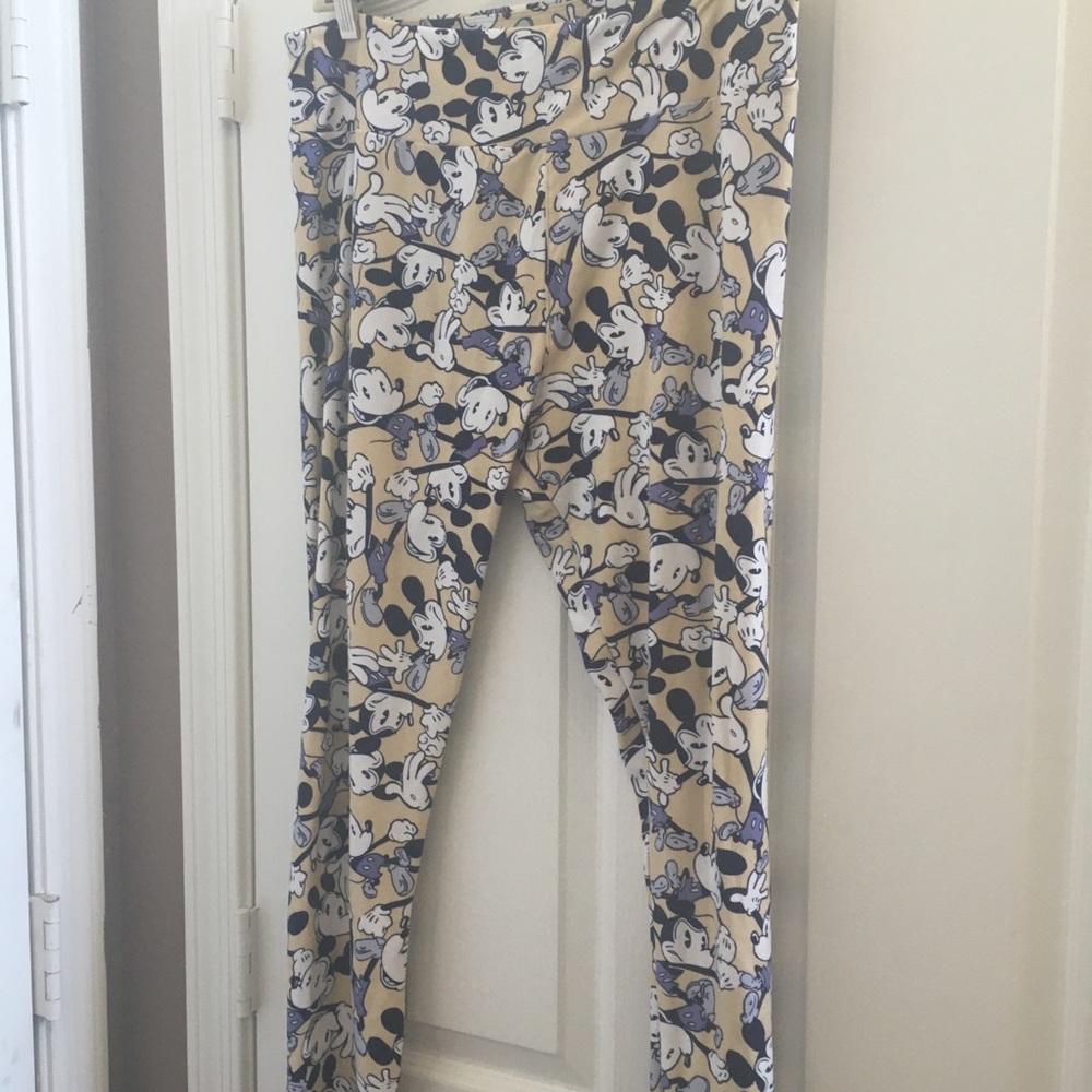 FINAL MARKDOWN Fun lularoe leggings tall and curvy